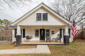 Page's Farmhouse- Walking distance to Downtown